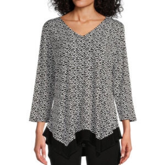 Investments Tops - 310. NWT Slim Factor by Investments Scrolling Ikat V-Neck 3/4 Handkerchief Hem